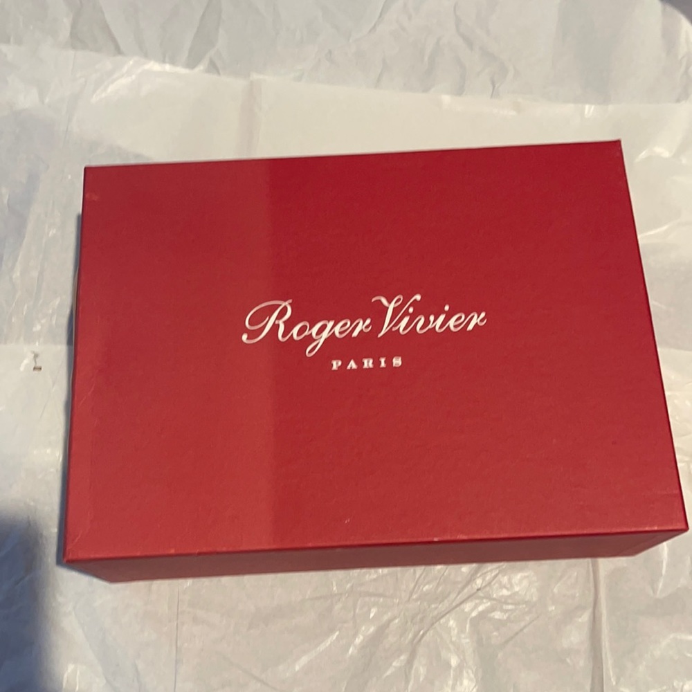Roger Vivier Authentic iconic gift box